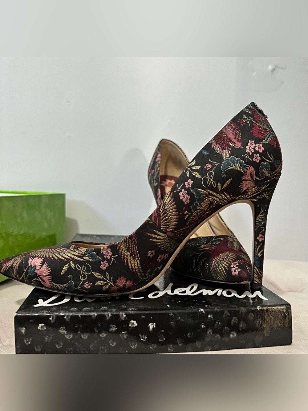 NWOT Sam Edelman Hazel Taper Toe Heeled Pump - Bird Print Fabric